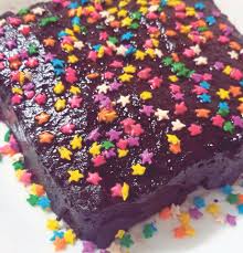 3) untuk hiasan…tabur ler coklat rice or what so ever yang berkenan di hati yerk. Kek Biskut Coklat