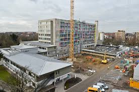 Seit 1977 bietet die klinik neben der stationären versorgung mit 158 betten, eine tagesklinik mit 53 plätzen sowie die ambulante. Die Gross Baumeister Inherne