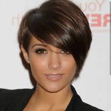 This hairstyle for round faces with bangs goes with a simple cutover of your hair in layers. 60 Short Hairstyles For Round Faces 2018 2019 Hairstyle Samples