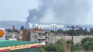 Σε ύφεση τα πύρινα μέτωπα στο νησί. Twra Fwtia Se E3eli3h Sthn Anatolikh 8essalonikh Typosthes