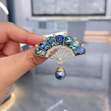 luxury brooch pin