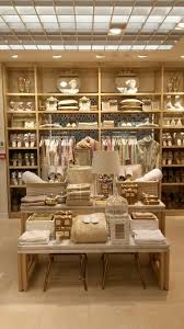 Zarahome Exhibidores De Ropa Interiores De Tienda Tiendas De Hogar