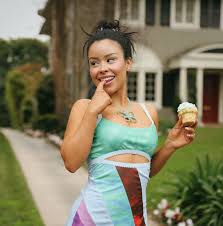 Loveeeeee the dress idea !!!😍💃🏻✨ iconic for those that know ,know ✨