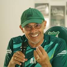 📢 Hoy @deportivocalioficial se puso al día con el profesor Alfredo Arias  en la parte salarial acordada tras su salida, el DT uruguayo le expresó el  agradecimiento al presidente de los verdes