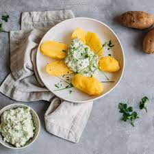 Modern Meal Prep 1 Pellkartoffeln Mit Avocado Krauter Quark Sevencooks Rezept Pellkartoffeln Lebensmittel Essen Pellkartoffeln Mit