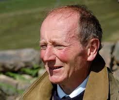 Seo agaibh cothrom èisteachd ris an òraid a thug An t-Oll. Ùisdean Cheape  seachad mar phàirt de Co-labhairt Beul-aithris & Dualchas Cultarach  Neo-bheanailteach air ais anns an Dùbhlachd. 'Taking forward Material  Culture