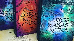 Solstício de inverno é um fenómeno astronómico que acontece todos os anos ao dia 21 ou 22 de dezembro. Ordem Dos Livros De Corte De Espinhos E Rosas Acotar