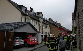 Wer in euskirchen eine unterkunft für betroffene anbieten kann, soll sich bei der stadtverwaltung euskirchen melden. Euskirchen Stotzheim Brand In Mehrfamilienhaus Radio Euskirchen