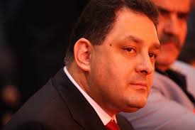 Imediat îşi face apariţia în scenă şi personajul marian vanghelie, motivul pentru care actorul apelează la autorităţi. Vanghelie Denuntat La Dna De Varul Sau Psd Facea Plati La Negru Din Mita Primita De Primarul Suspendat Mobile