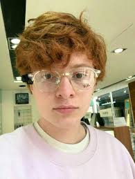 Pin By Zadi On C A V E T O W N Aesthetic People Robin Singer