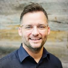 Daniel Qualls's Instagram, Twitter & Facebook