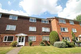 It is situated just behind chevron along the alternative route and is made up of a total of 192 flats. Homes To Let In Cromwell Walk Redhill Rh1 Rent Property In Cromwell Walk Redhill Rh1 Primelocation