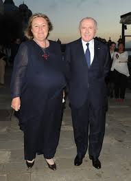 François pinault is honorary chairman of luxury group kering, which owns fashion brands saint laurent pinault founded kering, which started as a wood and building materials company, in 1963. Francois Henri Pinault Profile Photos Successstory