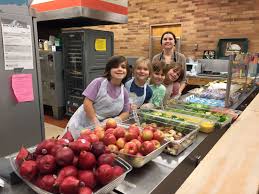 Student Volunteers Dietetic Intern Ready For Lunch Service Ready For The Best Part Of Our Day Nutrition Recipes Blackberry Nutrition Nutrition
