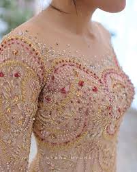 Warna gold tua atau 24. Sari Diana Fabioaioma1339 Profil Pinterest