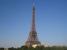 50 ingénieurs et près de 300 ouvriers ont participé au chantier pour ériger la dame de fer qui devait être démontée par la suite. Tour Eiffel Wikipedia