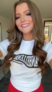 Mallory Holt's Instagram, Twitter & Facebook