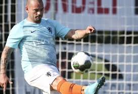 Wesley sneijder trapt op 9 juni 2021 voor het laatst af in stadion galgenwaard. Wesley Sneijder Sports Bulging Mkhaba Just Weeks After Retiring