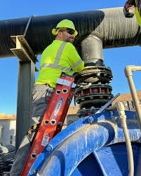 Behind the scenes with our hardworking crew installing a flare station  blower! From safety planning to teamwork with cranes and forklifts, every  step was handled with precision and care. Shoutout to the