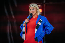 Beatrice egli (born 21 june 1988 in pfäffikon, switzerland) is a swiss female singer and the winner of season 10 of the german music competition deutschland sucht den superstar. Beatrice Egli Uber Tinder Das Kriege Ich Moralisch Nicht Hin Gala De