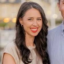 Sarah Milan's Instagram, Twitter & Facebook