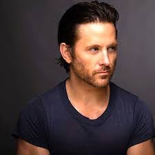 Lee Cabrera's Instagram, Twitter & Facebook