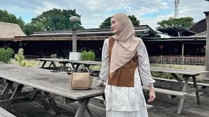 Inara Rusli ke Pelosok Daerah Berbagi Hewan Kurban