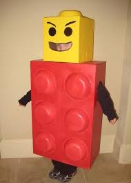 Get Square As A Lego Man 33 Super Easy Cardboard Box Halloween Costumes For Lazy People Boxing Halloween Costume Boy Halloween Costumes Lego Halloween