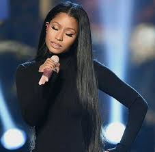 Nicki Minaj Middle Part Hair Nicki Minaj Hairstyles Nicki Minaj Pictures Nicki Minaj