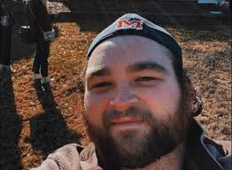 Which chicken part is better, wing or thigh?