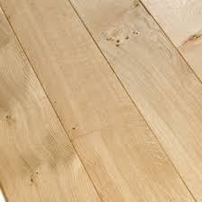 Toute notre gamme de parquets chêne massifs bruts, à huiler ou à vitrifier selon vos envies, nos parquets sont 100% pefc, labellisés origine d'une ambiance ultra moderne à une ambiance chaleureuse et rustique, parquet chêne massif vous propose différentes qualités de bois qui sauront. Plancher Chene Francais Fermette 21 X 195 Mm Brut