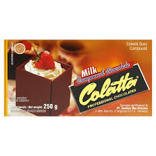 Nah, coklat blok enak terbaik yang termasuk dalam kategori coklat compound ini dibuat dari campuran gula essens, lesitin, susu, dan masih banyak lagi. Colatta Milk Compound Chocolate 250g Suri Toko
