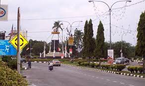 Überprüfen sie fahrpläne und entfernungen. Bulatan Batu Bersurat Jalan Sultan Ismail Kuala Terengganu Mapio Net