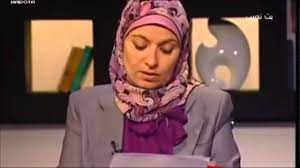وخلال مداخلة هاتفية مع الإعلامي عمرو أديب ببرنامج الحكاية على قناة mbc مصر، وردا على سؤال عن رد فعل والدتها، قالت دينا هشام. Ø¨ÙŠØª