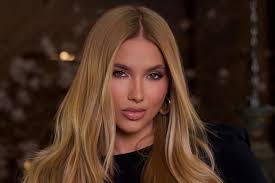 MC Daniel vira piada na web ao dar patins e bicicleta à afilhada  recém-nascida