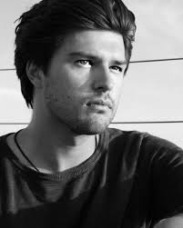 🚨 Stop ! Ne croyez pas tout ce que vous voyez passer sur l'espace. Ces  vidéos qui vous parlent de “vaisseaux interstellaires”, de “messages  extraterrestres cachés”, ou de “silence mondial”… c'est faux.