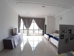 Taman johor jaya ialah sebuah bandar satelit yang terletak di pinggir bandaraya johor bahru, johor, malaysia. Big Comfort Room Mount Austin 18 Johor Bahru Harga Foto Ulasan Alamat Malaysia