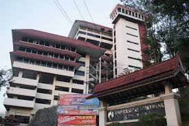 Biaya Kuliah Universitas Stikubank Unisbank Semarang 2021 2020 Semarang Universitas Gedung