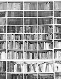 Effet trompe l'oeil garanti ! Papier Peint Original Decor Mural En Edition Limitee Papier Peint Trompe L Oeil Bibliotheque Noir Et Blanc Ohmywall