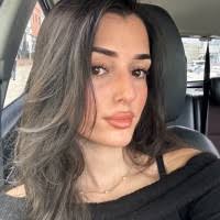 900+ profilů „Antoneta“