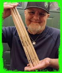 Glen Maiden- Signature Artist