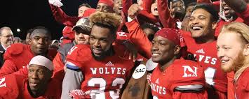 Wolves score 13 unanswered in fourth quarter to win SAC championship