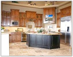 Diynetwork.com shares tips on kitchen cabinets to make choosing the right kind easier. Honey Oak Modern Kitchen With Oak Cabinets Novocom Top