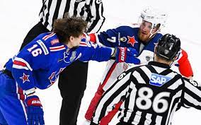 Мамин протащил шайбу к чужим воротам, бросил низом — самонов забирает шайбу. Ska Cska Match Shestoj 3 2 Hk Ska Sankt Peterburg 2019 04 07