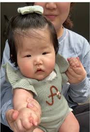 Meet Baby Addison: A Cute Cat Encounter