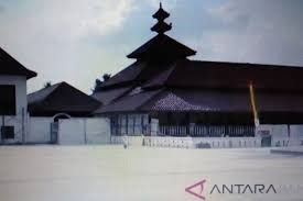 Wisata islami ziarah keliling banten. Banten Bumikan Wisata Religi Antara News Banten