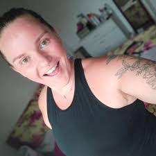 Stephanie Twining's Instagram, Twitter & Facebook