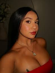 Surround yourself with people who want you to do better not people who are  trying to be better #morganwallenconcert #tampabay #friends