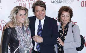 Avant qu'un autre diagnostic lui annonce qu'il devrait aussi faire face à un cancer de l'estomac. Bernard Tapie Qui Est Sa Femme Dominique Closer