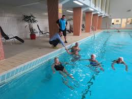 Rheinfelden: Schwimmspaß bei Schmuddelwetter: Hallenbad Rheinfelden nach  Übergangszeit wieder geöffnet